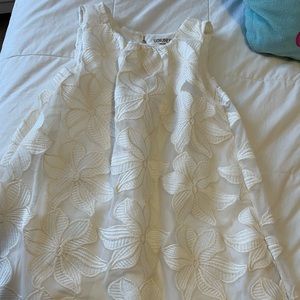 Genuine Kids (Oshkosh) Crème/white dress. Such a pretty elegant dress.No stains.
